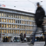 OHNE LIZENZ Paradeplatz