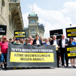 Einreichung Petition « Armut ist kein Verbrechen »