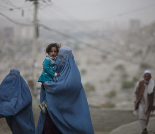 Asile pour les femmes afghanes : décision reportée