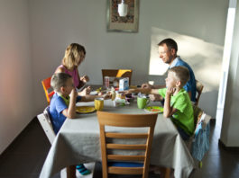 Les familles n’ont pas assez d’argent pour un enfant supplémentaire