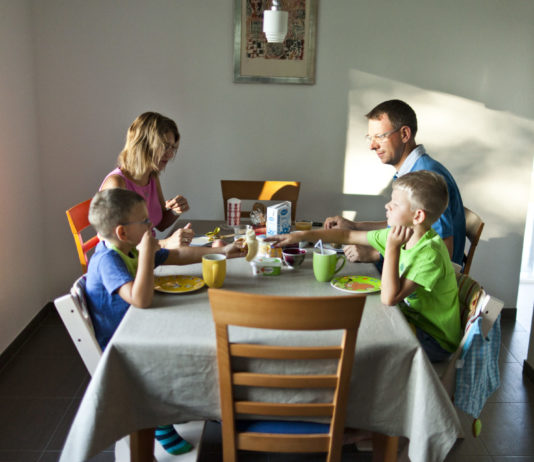 Les familles n’ont pas assez d’argent pour un enfant supplémentaire