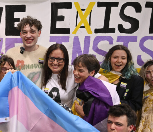 Personnes non binaires : « Nous voulons être reconnu-es et respecte-és »