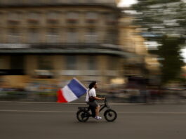 Unie, la gauche bat Macron et le Rassemblement national