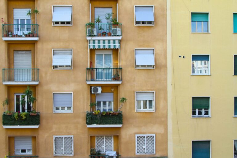 Droit du bail : pourquoi le lobby immobilier investit des millions dans la campagne