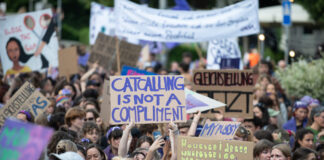 Catcalling grève féministe féminicide