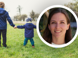 « Et si l’égalité commençait tout petit ? » Journal d’une éducatrice #2 Deux enfants se tiennent la main, un portrait d'Amanda Ojalvo est en avant-plan