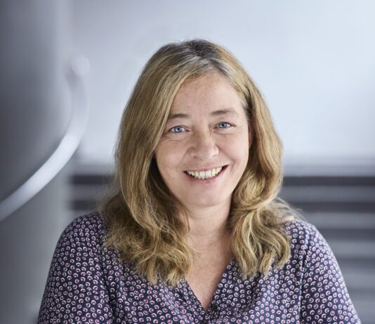 Nicole Stolz : « L’armement militaire et l’isolement n’empêchent pas la migration » Un portrait de Nicole Stolz.