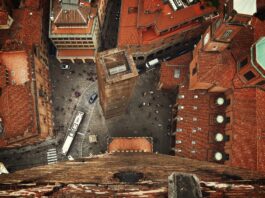 Moins d’accidents, une ville respirable : le 30 km/h a révolutionné Bologne (IT) Bologne vue d'en-haut