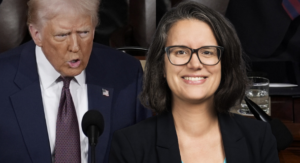 Oriane Sarrasin avec Donald Trump en arrière-plan