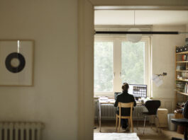 Télétravail : le PLR lance une nouvelle offensive contre le droit du travail Télétravail en Suisse