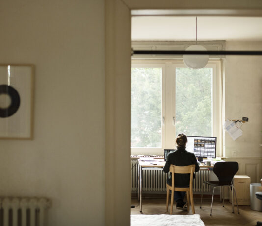 Télétravail : le PLR lance une nouvelle offensive contre le droit du travail Télétravail en Suisse