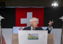 Un franc pour toi, dix francs pour moi — comment les milliardaires influencent la politique Christoph Blocher milliardaire initiative pour l'avenir