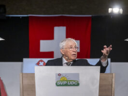 Un franc pour toi, dix francs pour moi — comment les milliardaires influencent la politique Christoph Blocher milliardaire initiative pour l'avenir