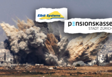 La caisse de pension de la ville de Zurich profite du génocide à Gaza grâce à Elbit Systems Une vaste explosion soulève un nuage de poussière brune et de fumée noire au-dessus d’un paysage urbain en ruines, surmontée de deux logos collés sur un papier à bords déchirés : « Elbit Systems » (jaune et bleu) et « Pensionskasse Stadt Zürich » (noir et bleu).