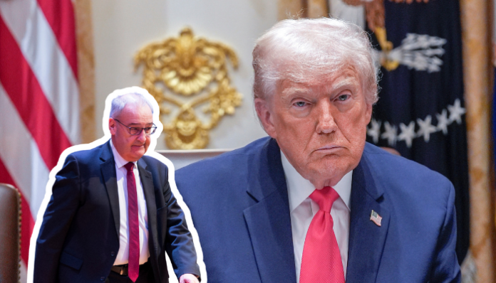 Photomontage : au centre, un plan rapproché sur Donald Trump, visage grave, en costume bleu et cravate rouge, avec, à l’arrière-plan, une partie du drapeau américain et l’emblème présidentiel. Au premier plan, en bas à gauche, la silhouette découpée et bordée d’un liseré blanc d’un homme en costume sombre et cravate, en position de marche.