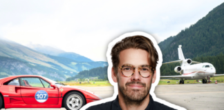 Taxez les riches, en Suisse aussi ! Un homme aux cheveux bruns, portant des lunettes à montures écailles et une chemise noire, est représenté en détourage au premier plan. En arrière-plan, une Ferrari F40 rouge arborant le numéro 107 est garée sur le tarmac d'un aéroport alpin, avec un jet privé blanc et des montagnes verdoyantes sous un ciel dégagé.